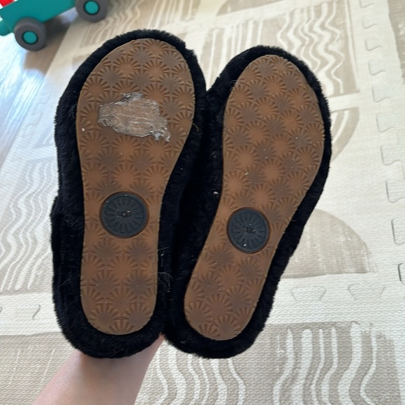 UGG OH YEAH BLACK SANDALS SLIPPER - Picture 4 of 4